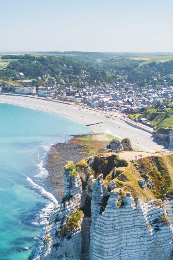 Beautiful coastline and alabaster cliff bay of Etretat, France